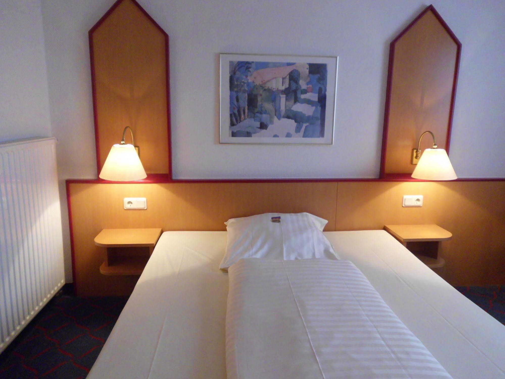 Hotel Montana Lauenau Extérieur photo