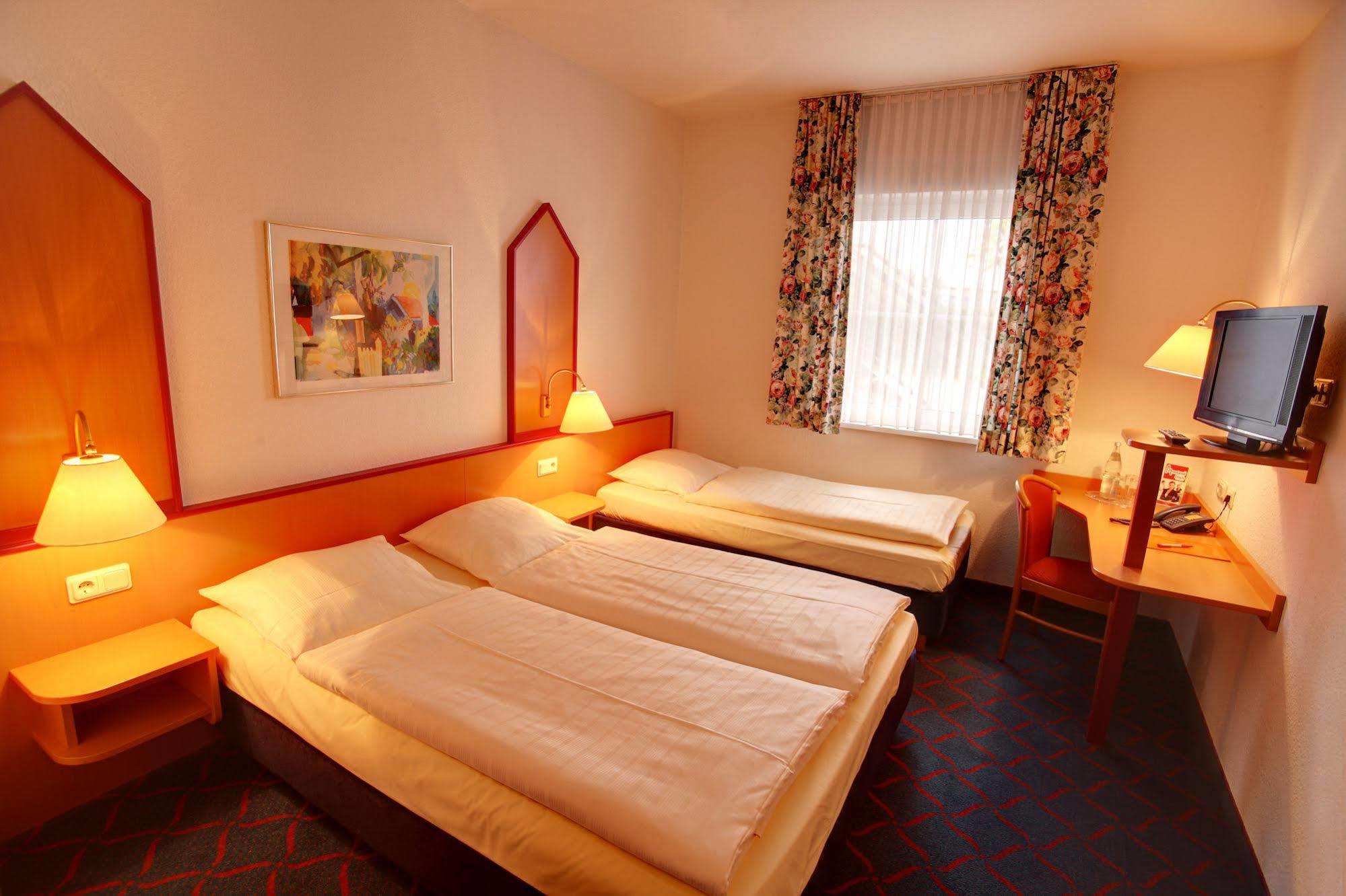 Hotel Montana Lauenau Extérieur photo
