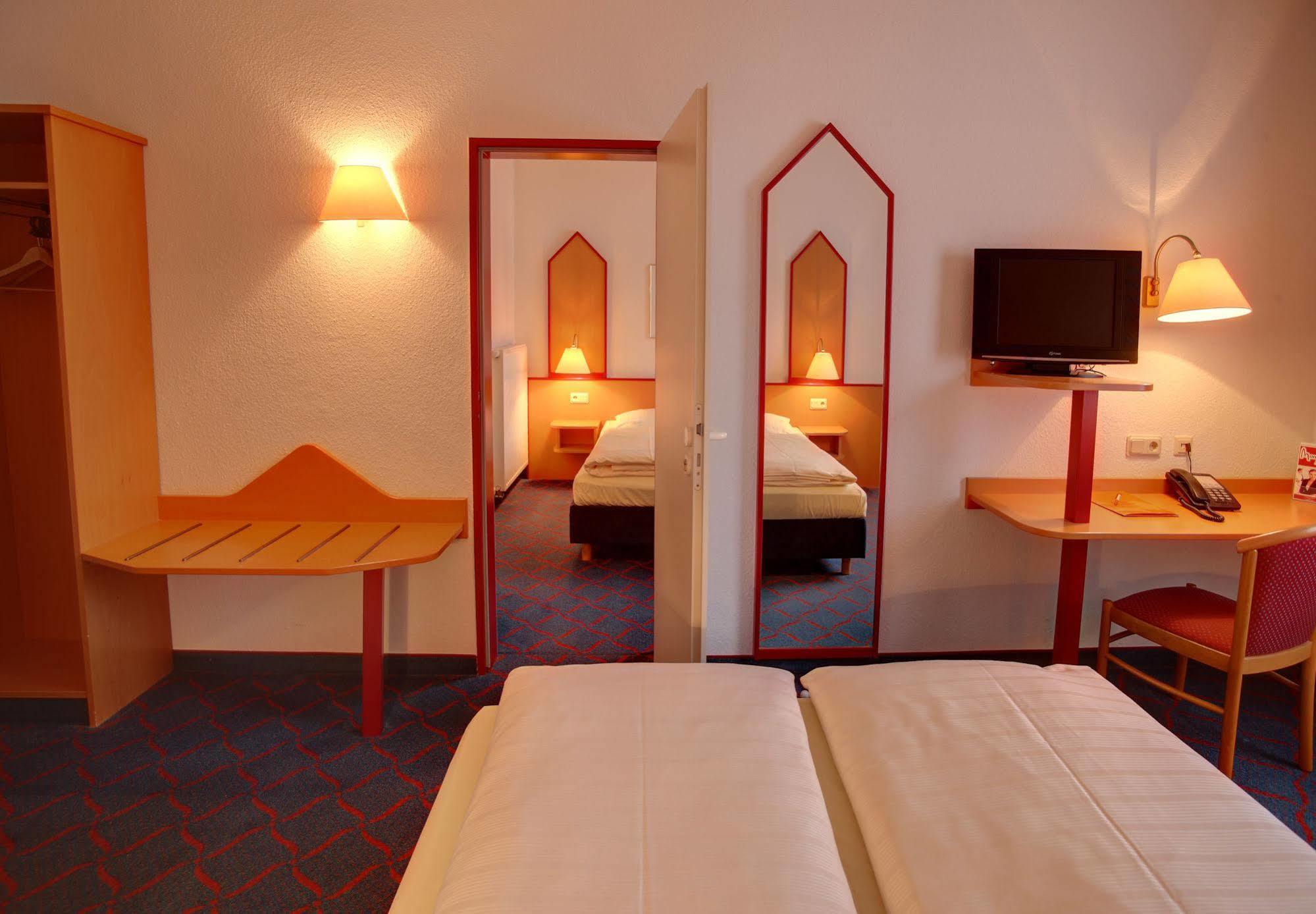Hotel Montana Lauenau Extérieur photo